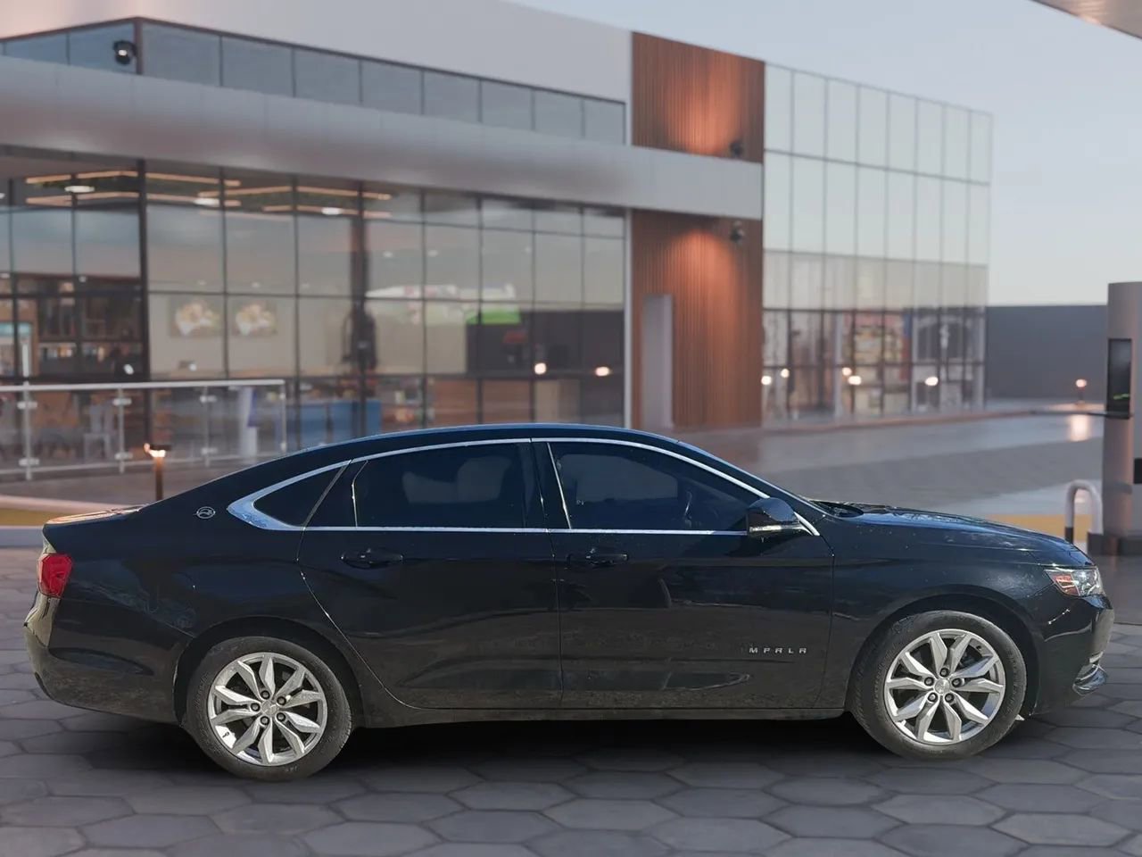 Used 2018 Chevrolet Impala LT image 15