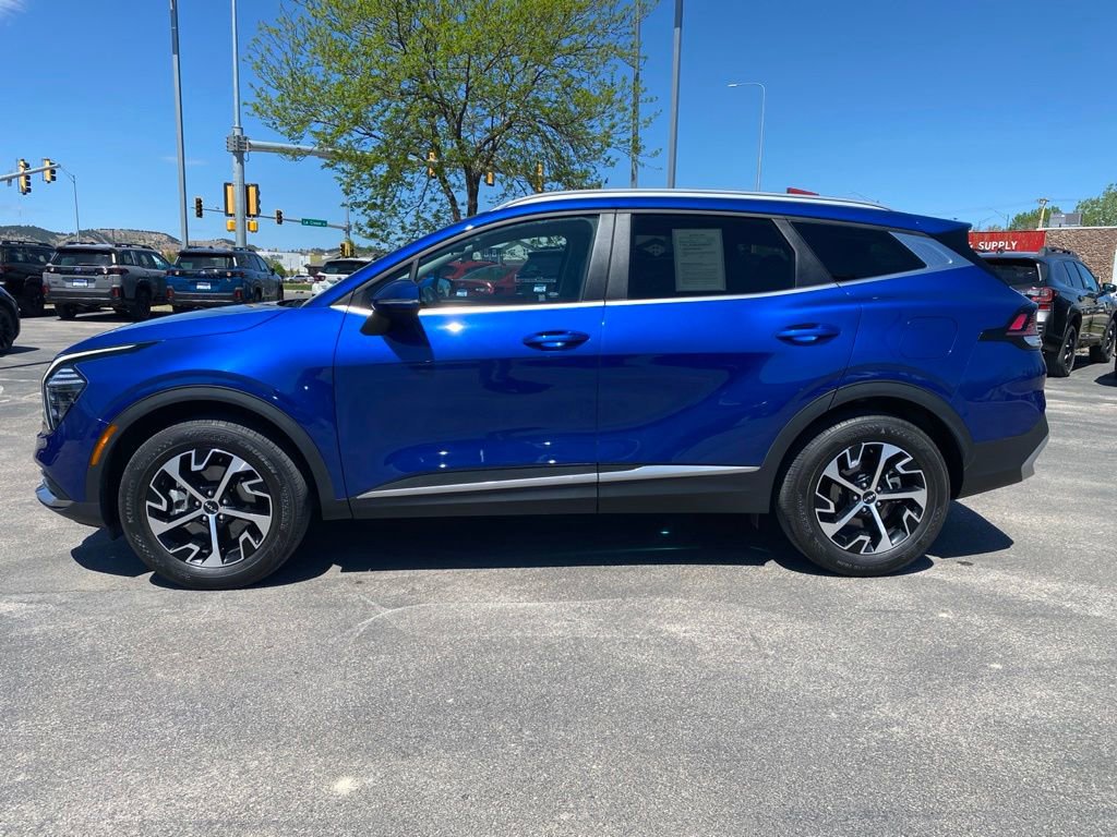 Used 2024 Kia Sportage EX AWD/4WD image 3