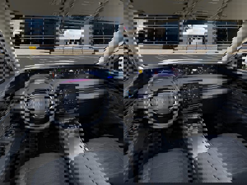 Used 2025 Lincoln Nautilus Reserve image 9