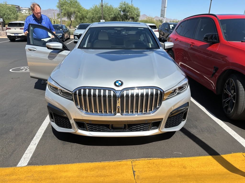 Used 2020 BMW 750i xDrive w/ Executive Package AWD/4WD image 2