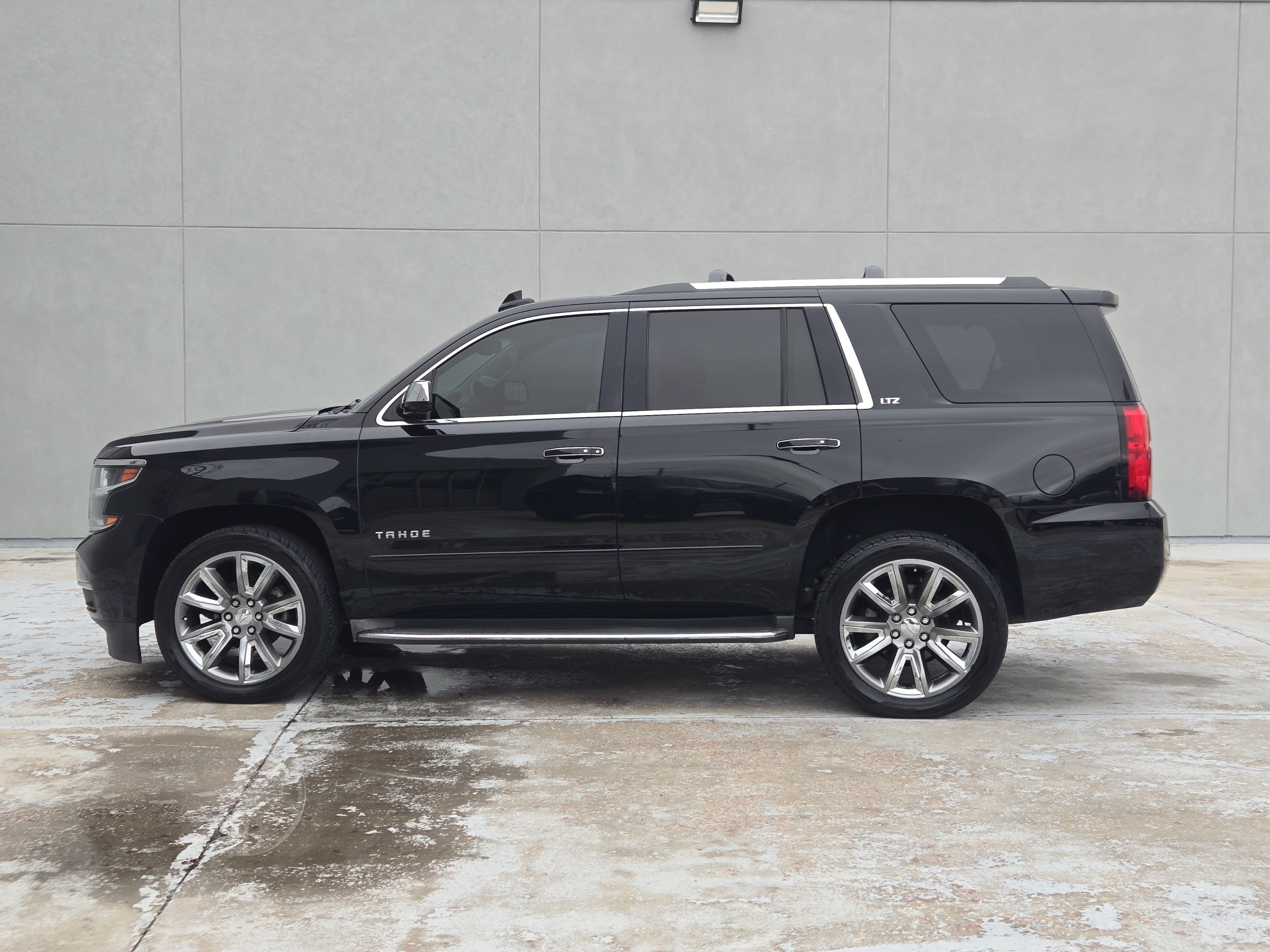 Used 2015 Chevrolet Tahoe LTZ AWD/4WD image 4