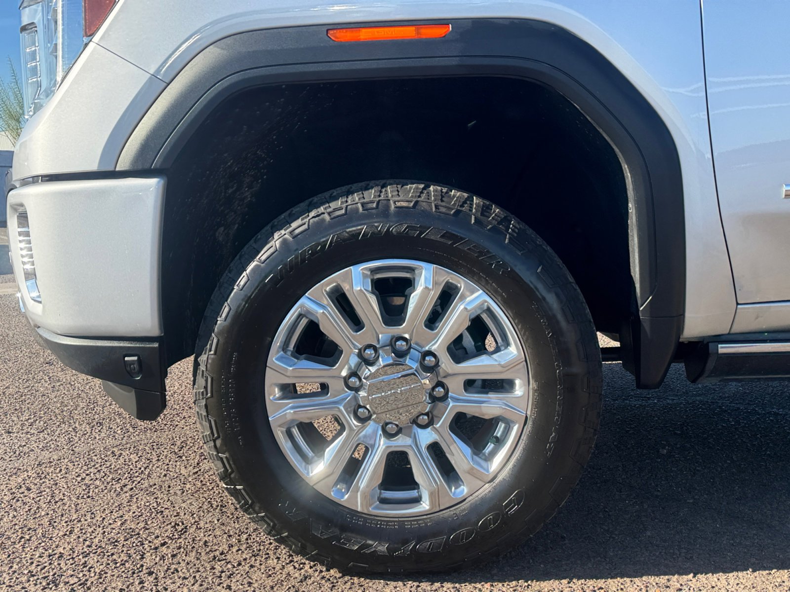 Used 2022 GMC Sierra 3500 Denali w/ Denali Ultimate Package image 11