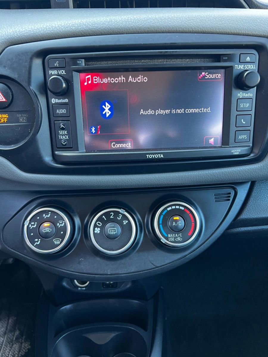 Used 2016 Toyota Yaris L FWD image 14