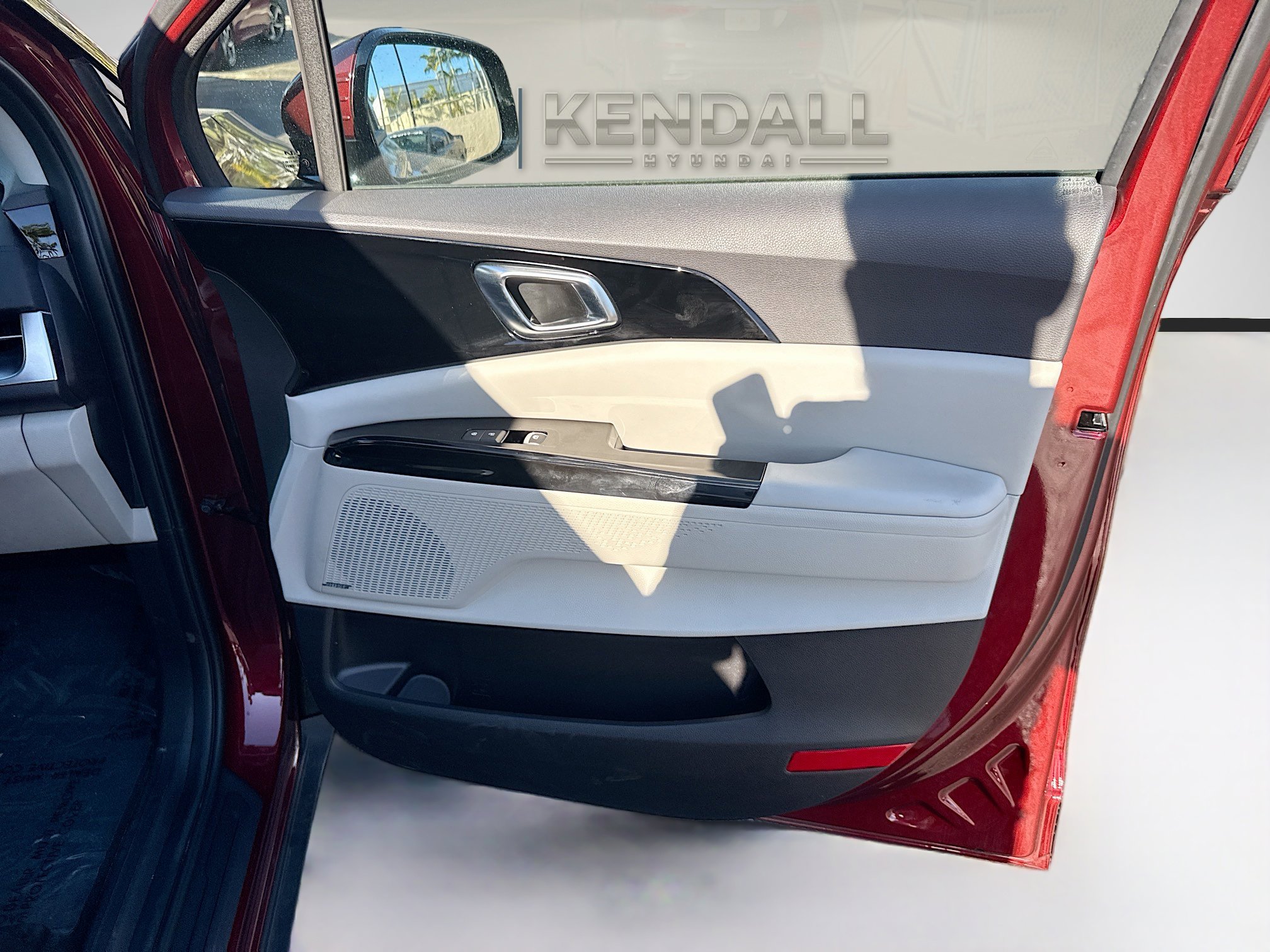 Used 2024 Kia Carnival SX Prestige image 32