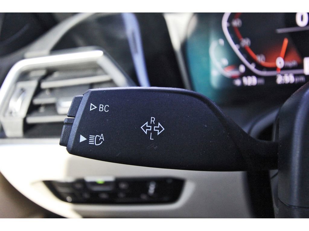 Used 2022 BMW 330i Sedan w/ Driving Assistance Package image 17