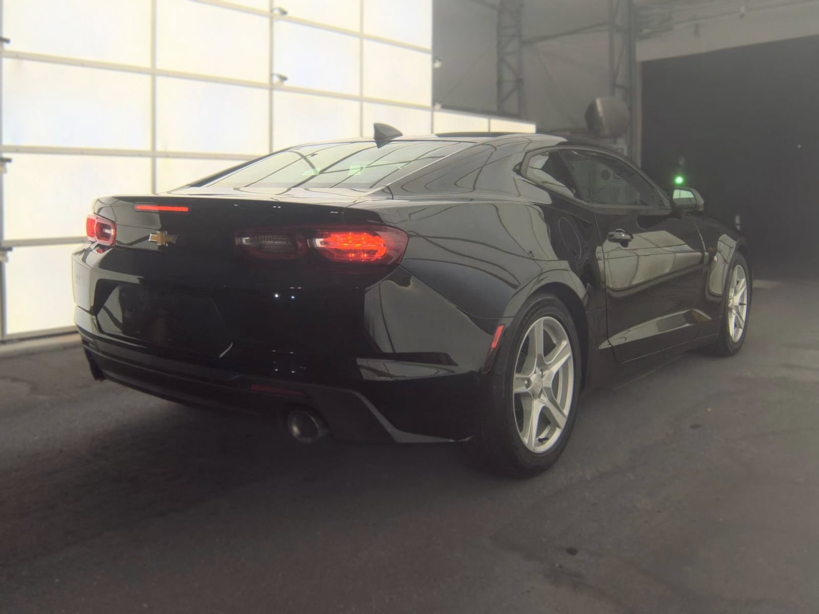 Used 2019 Chevrolet Camaro LT w/ Technology Package RWD image 2