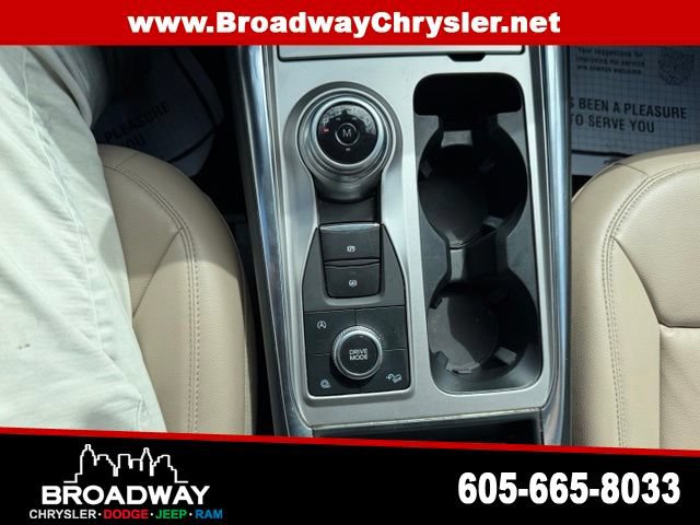 Used 2020 Ford Explorer XLT w/ Equipment Group 202A AWD/4WD image 20