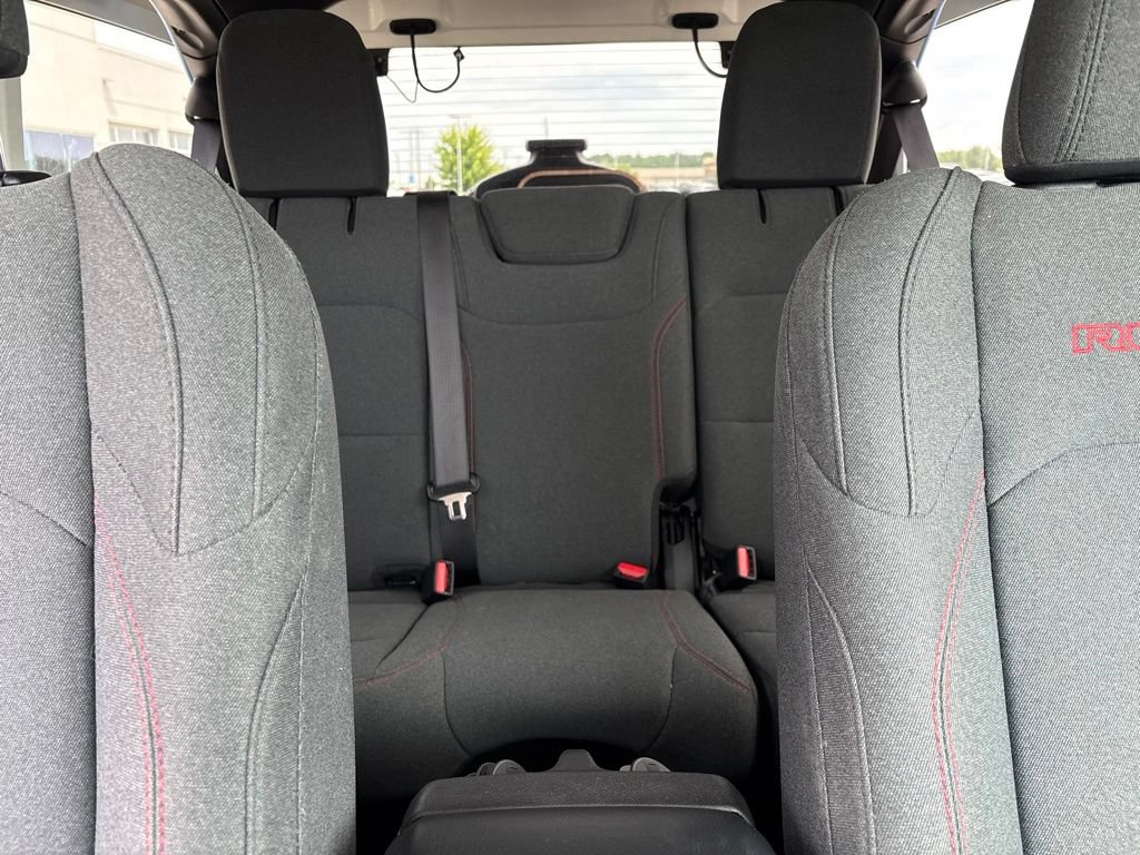 Used 2025 Jeep Wrangler Unlimited Rubicon AWD/4WD image 26