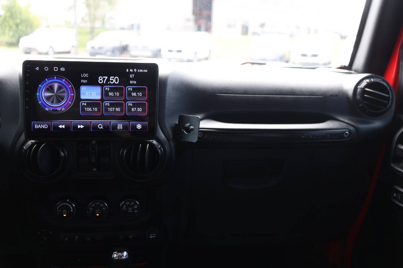 Used 2018 Jeep Wrangler Unlimited Rubicon AWD/4WD image 23