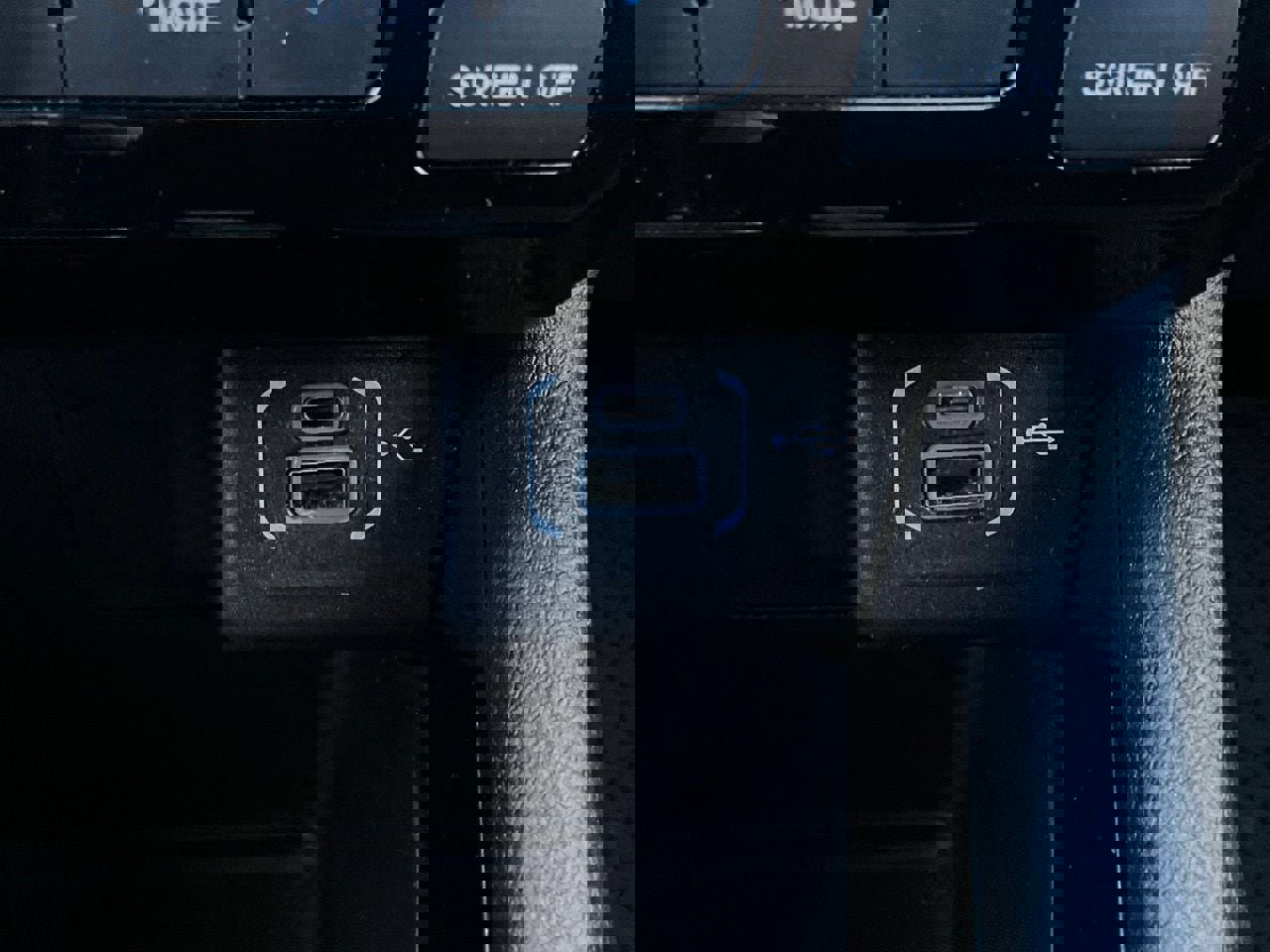 Used 2025 Jeep Compass Trailhawk w/ Trailer Tow Group image 25