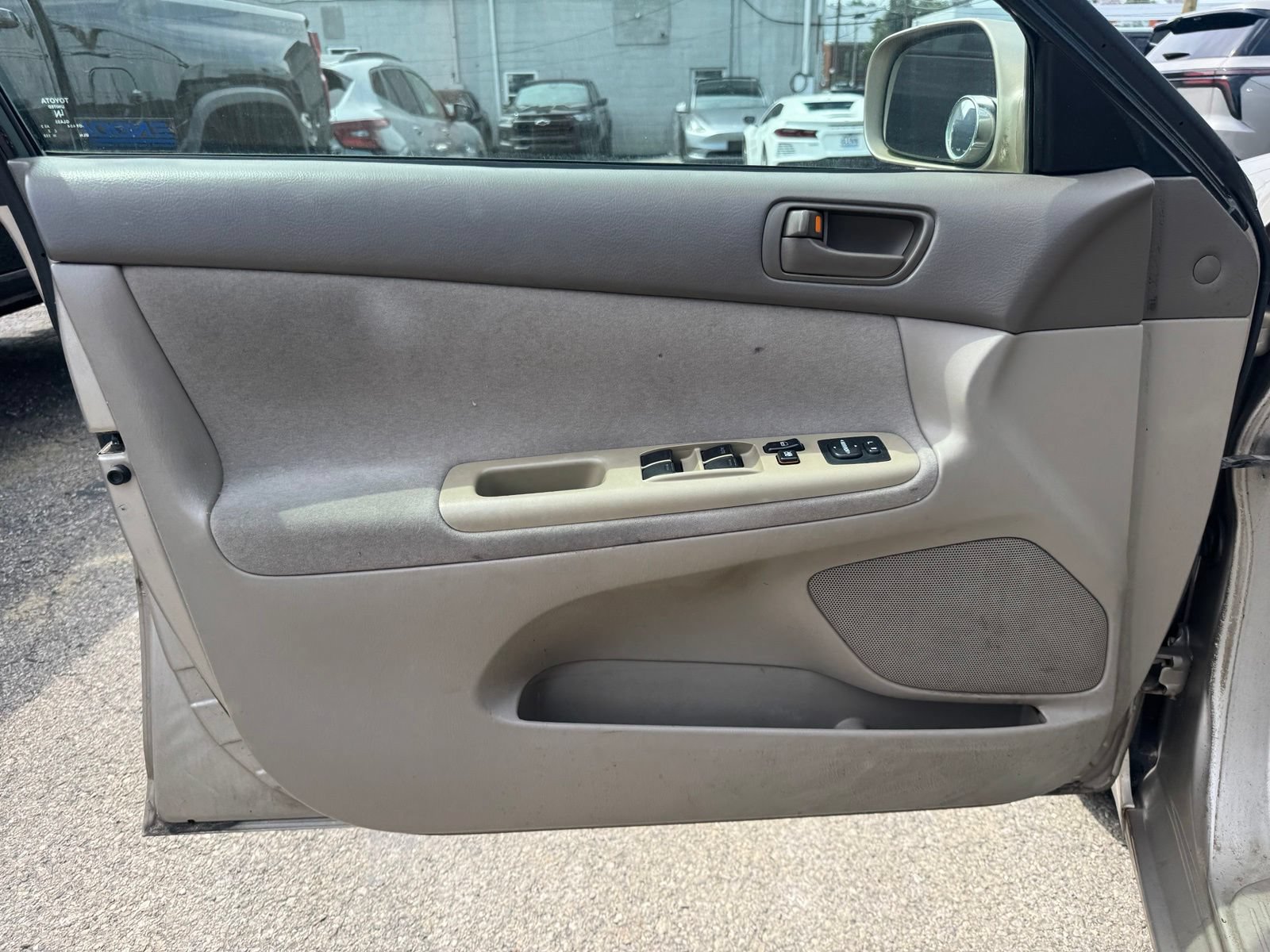 Used 2004 Toyota Camry LE FWD image 8