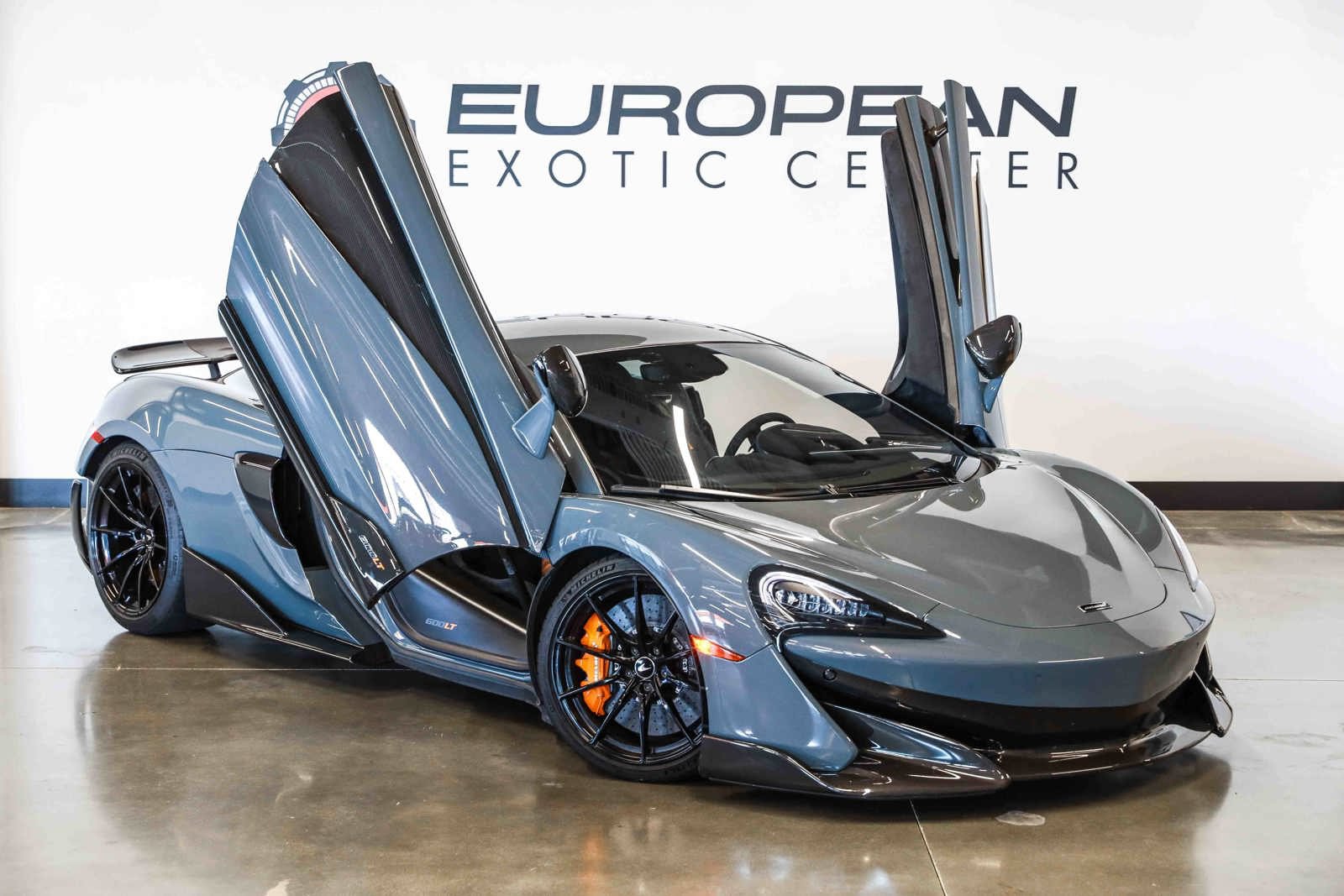 Used 2019 McLaren 600LT RWD image 3