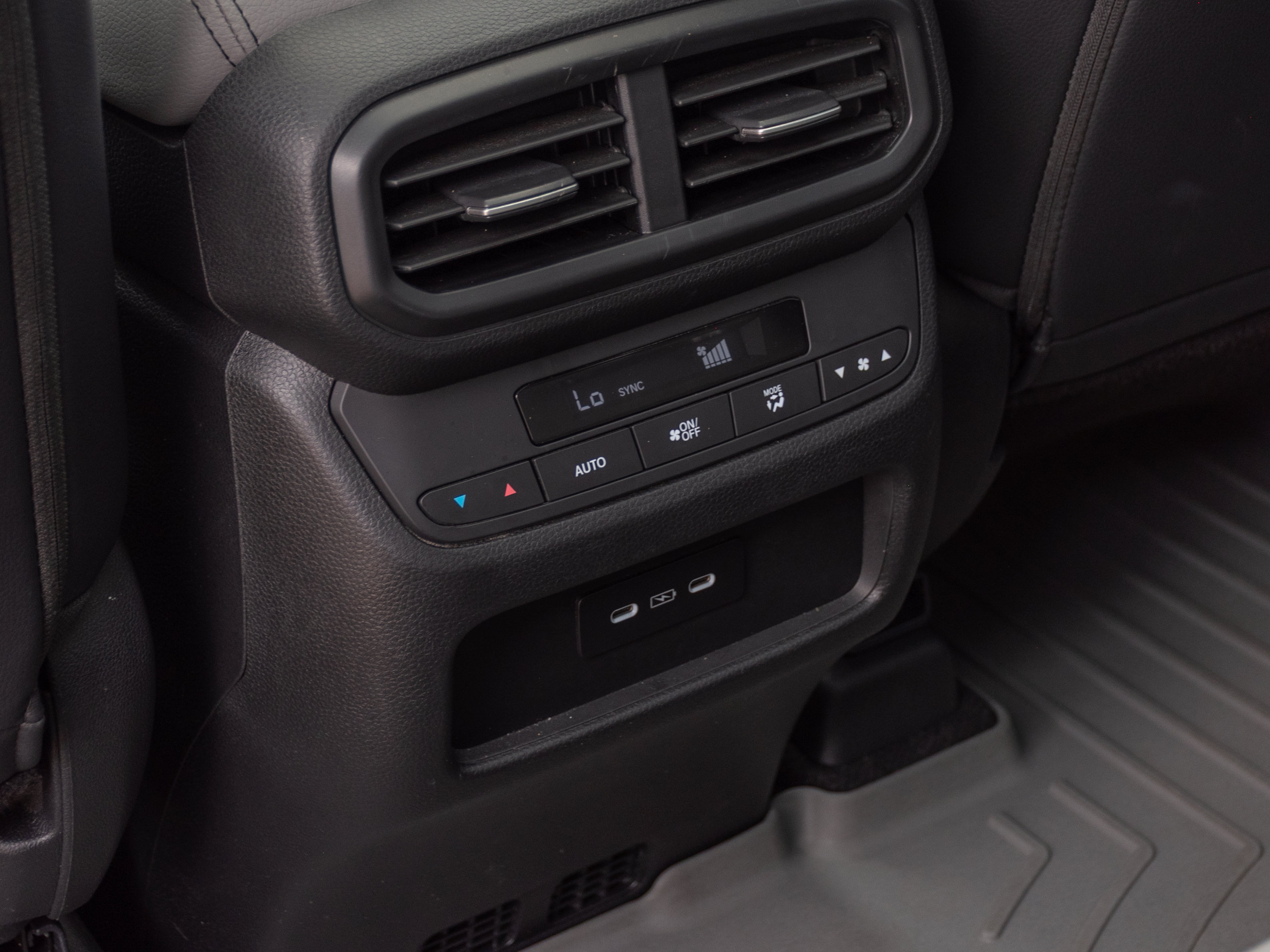 Used 2025 Honda Pilot Touring image 21