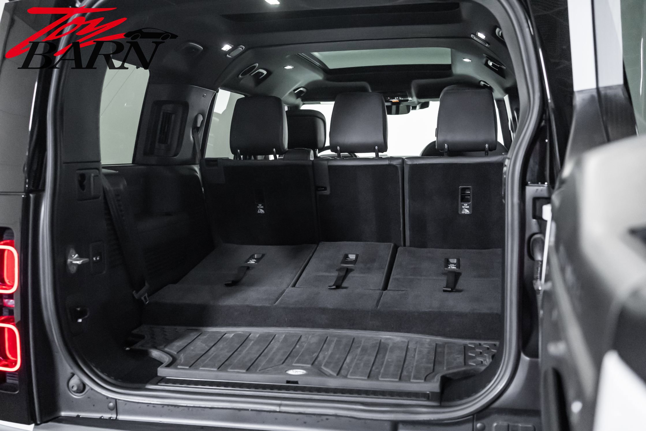Used 2023 Land Rover Defender 130 SE image 50