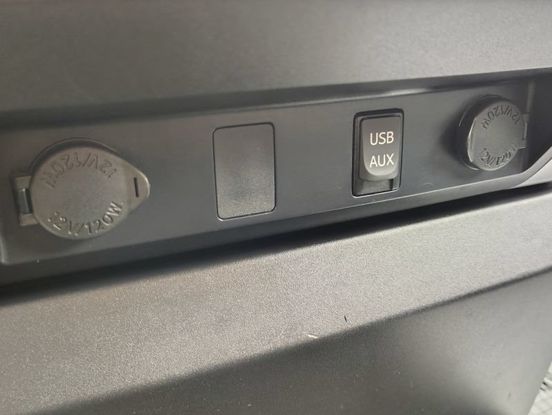 Used 2018 Toyota Tundra SR5 AWD/4WD image 30