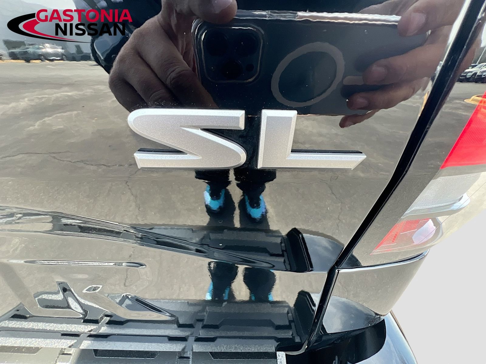 Used 2024 Nissan Frontier SL w/ Technology Package image 41