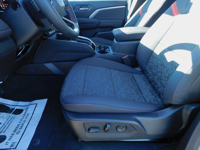 Used 2025 Chevrolet Colorado Z71 w/ Technology Package image 26