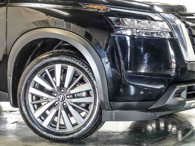 Used 2024 Nissan Pathfinder SL w/ SL Premium Package AWD/4WD image 4