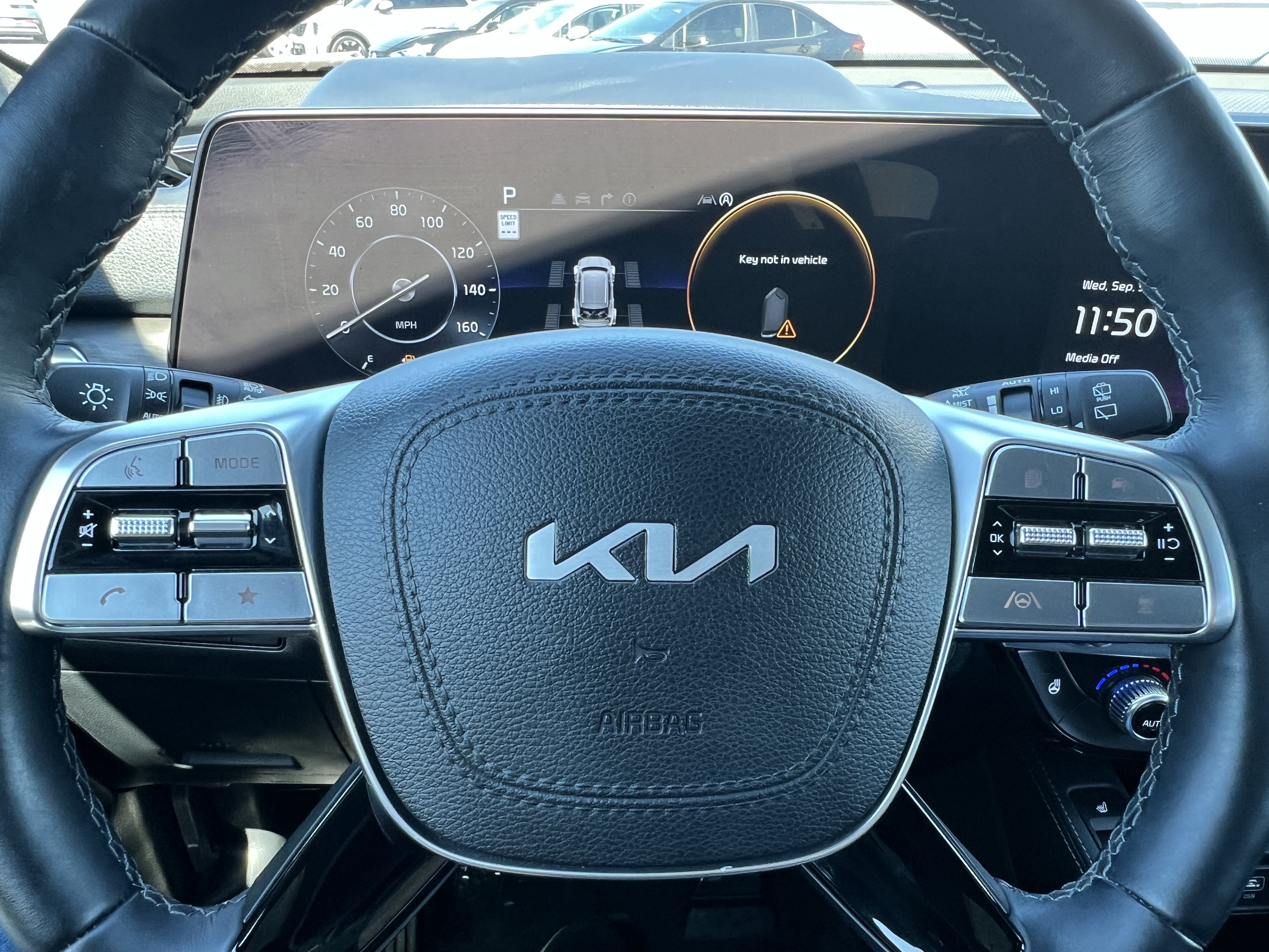 Certified 2025 Kia Telluride SX Prestige X-Line AWD/4WD image 24