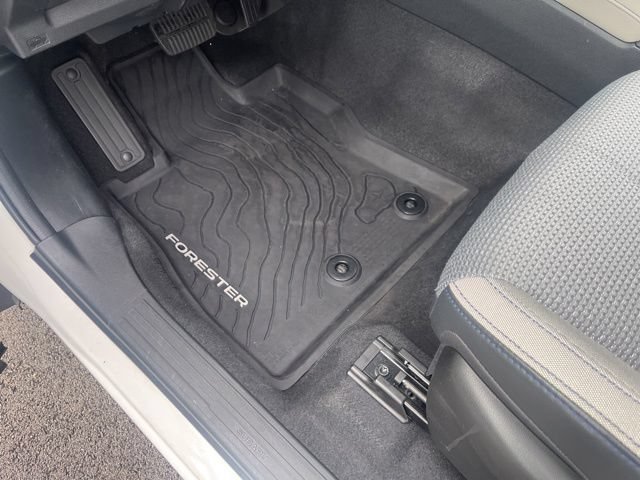 Certified 2025 Subaru Forester Premium AWD/4WD image 18