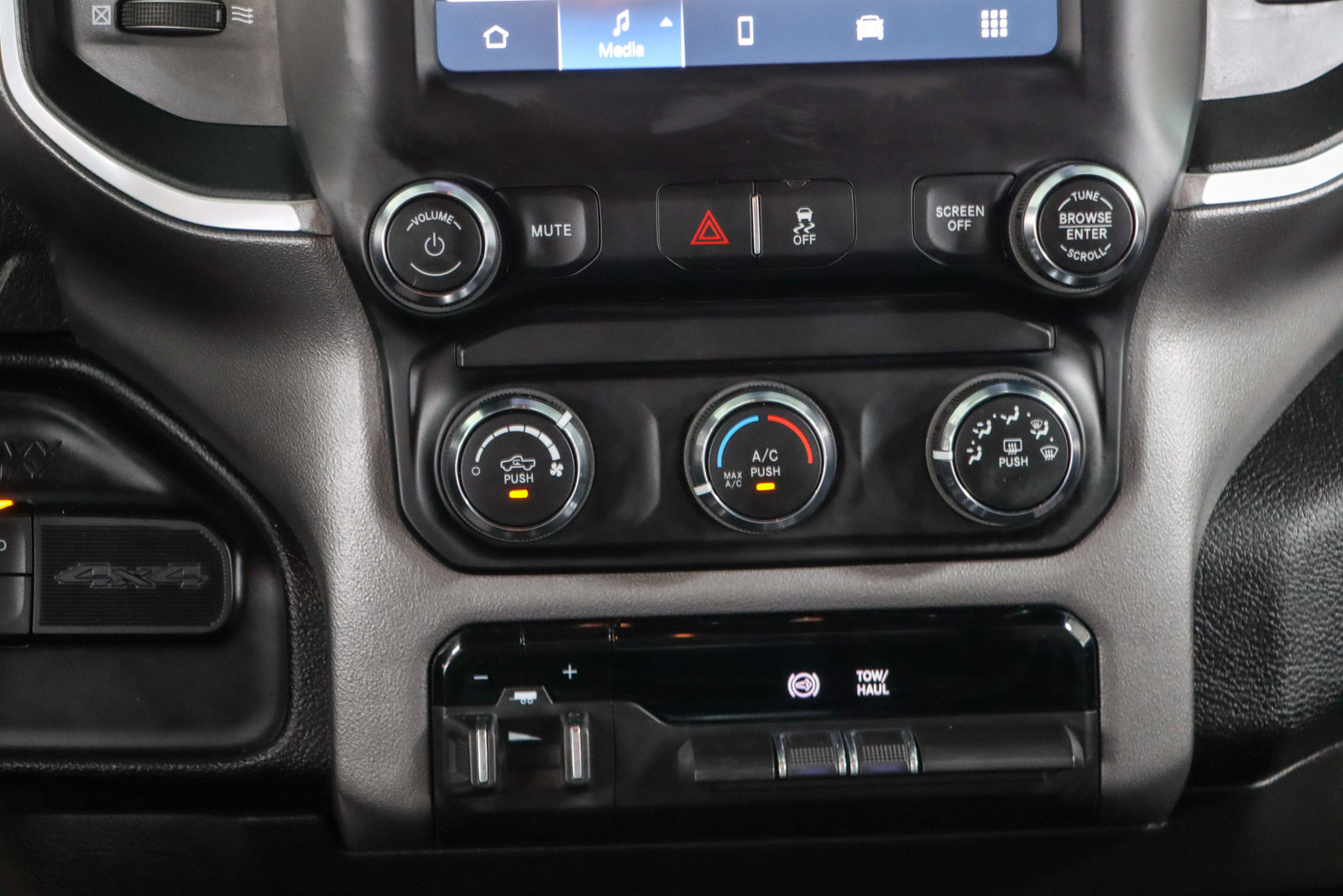 Used 2024 RAM 2500 Big Horn image 21
