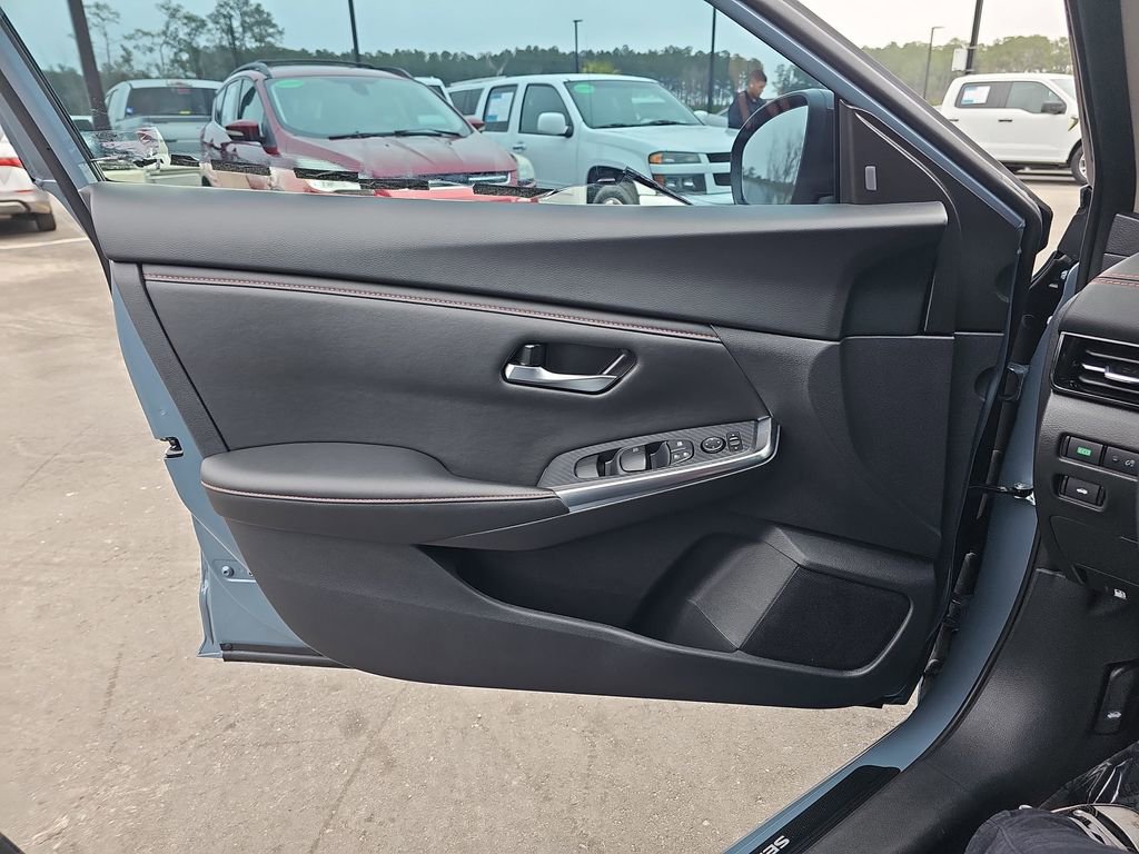 Used 2025 Nissan Sentra SR image 30