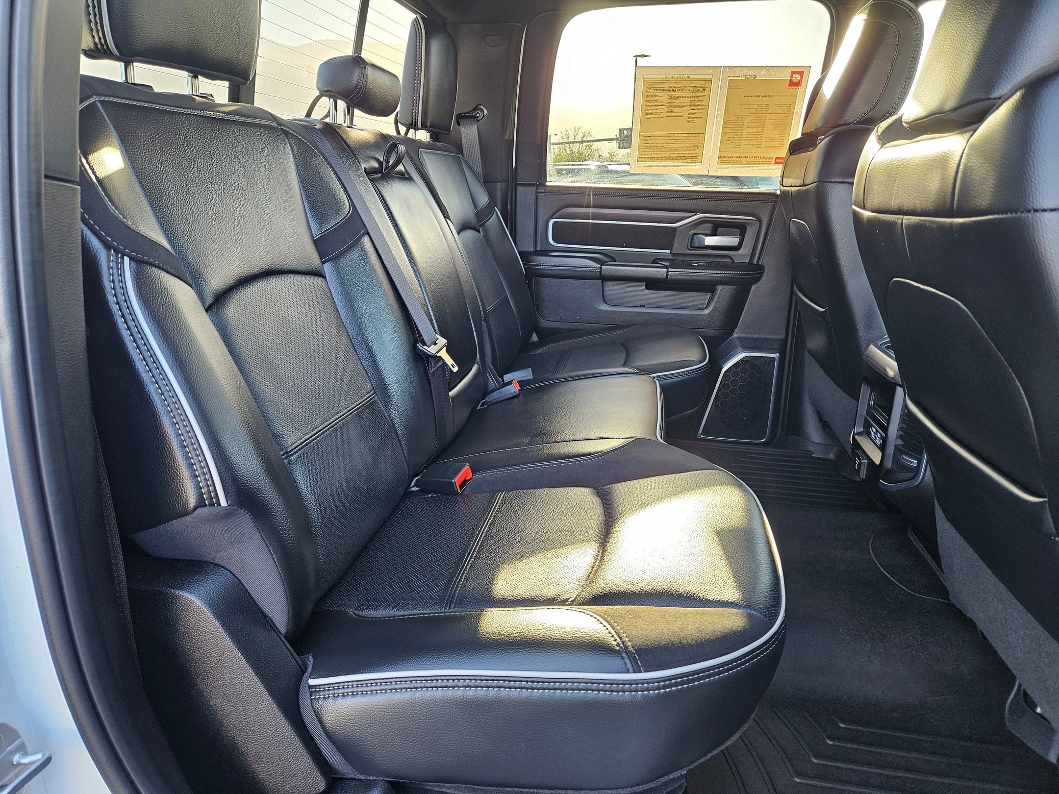 Used 2025 RAM 2500 Laramie AWD/4WD image 32