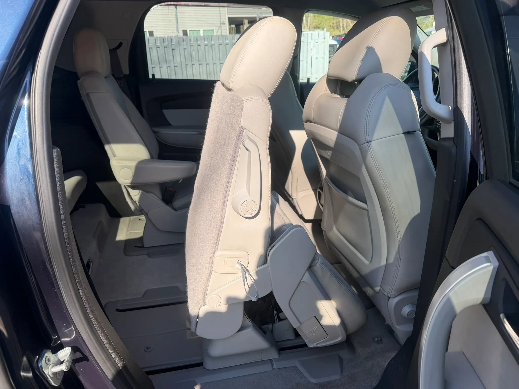 Used 2012 GMC Acadia SLT image 21