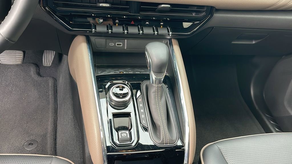 Used 2024 GMC Canyon Denali image 19