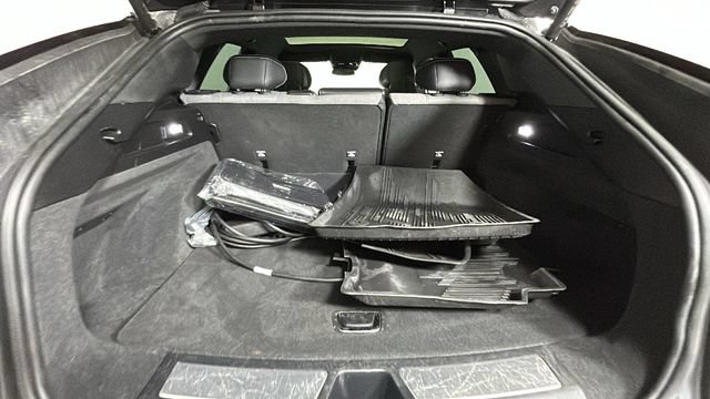 Used 2024 Cadillac Lyriq Tech RWD image 29