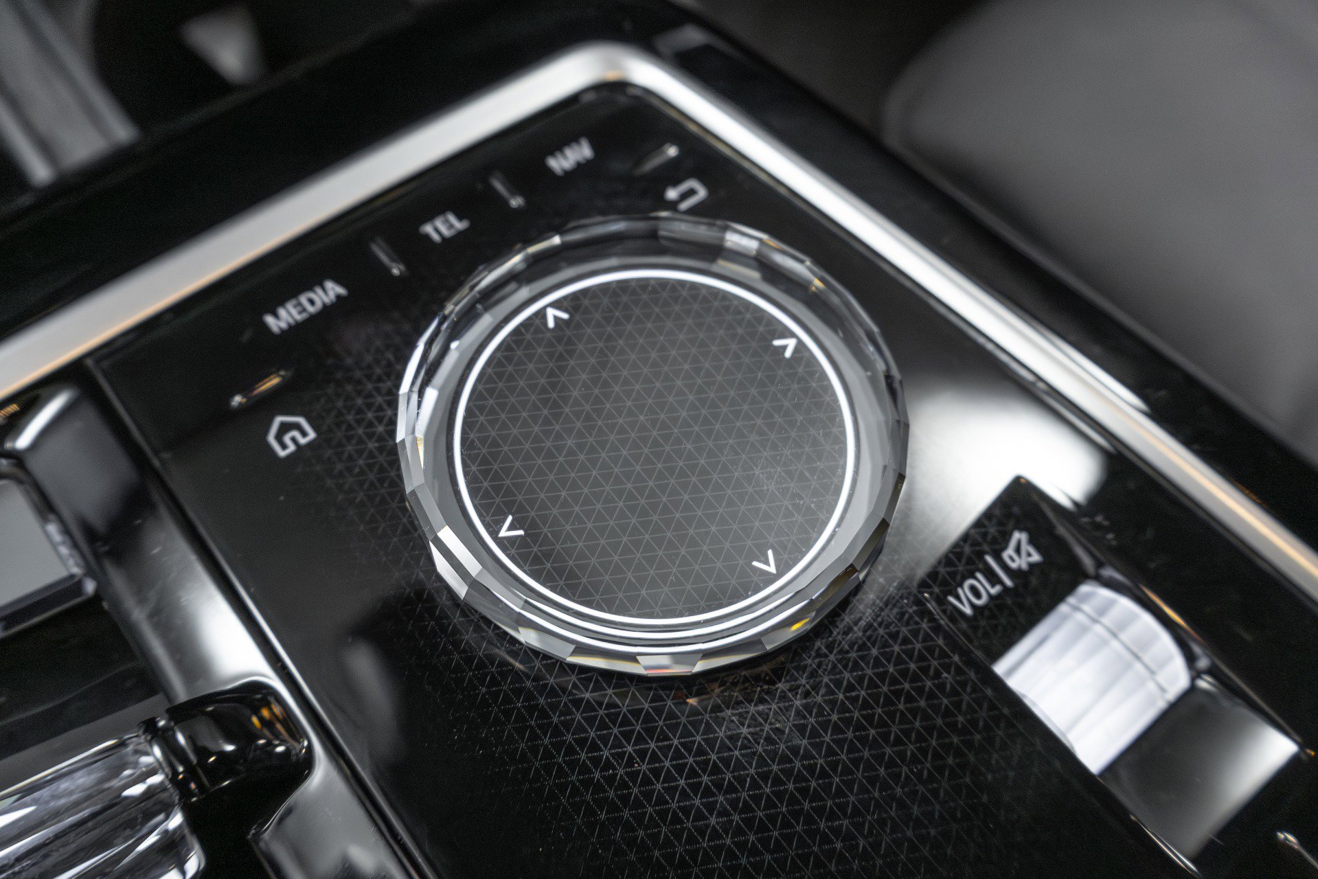 Used 2023 BMW 760i xDrive w/ Executive Package image 43