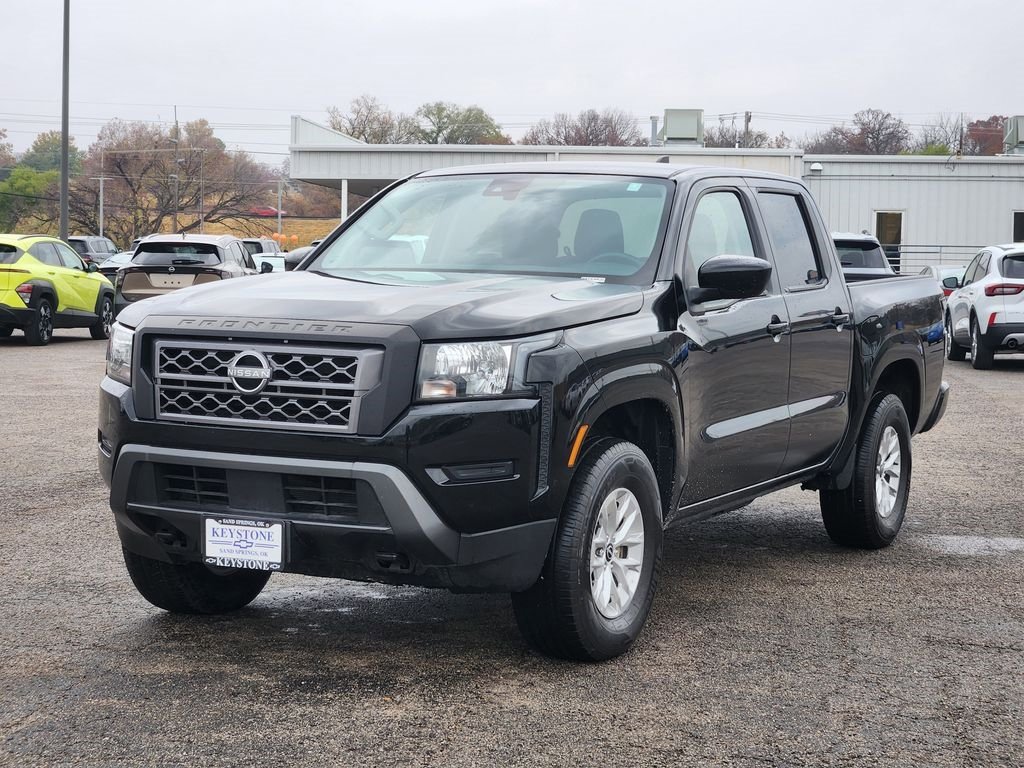 Used 2024 Nissan Frontier SV AWD/4WD image 3