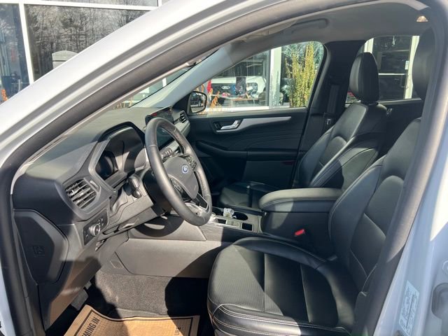 Used 2025 Ford Escape Platinum AWD/4WD image 12