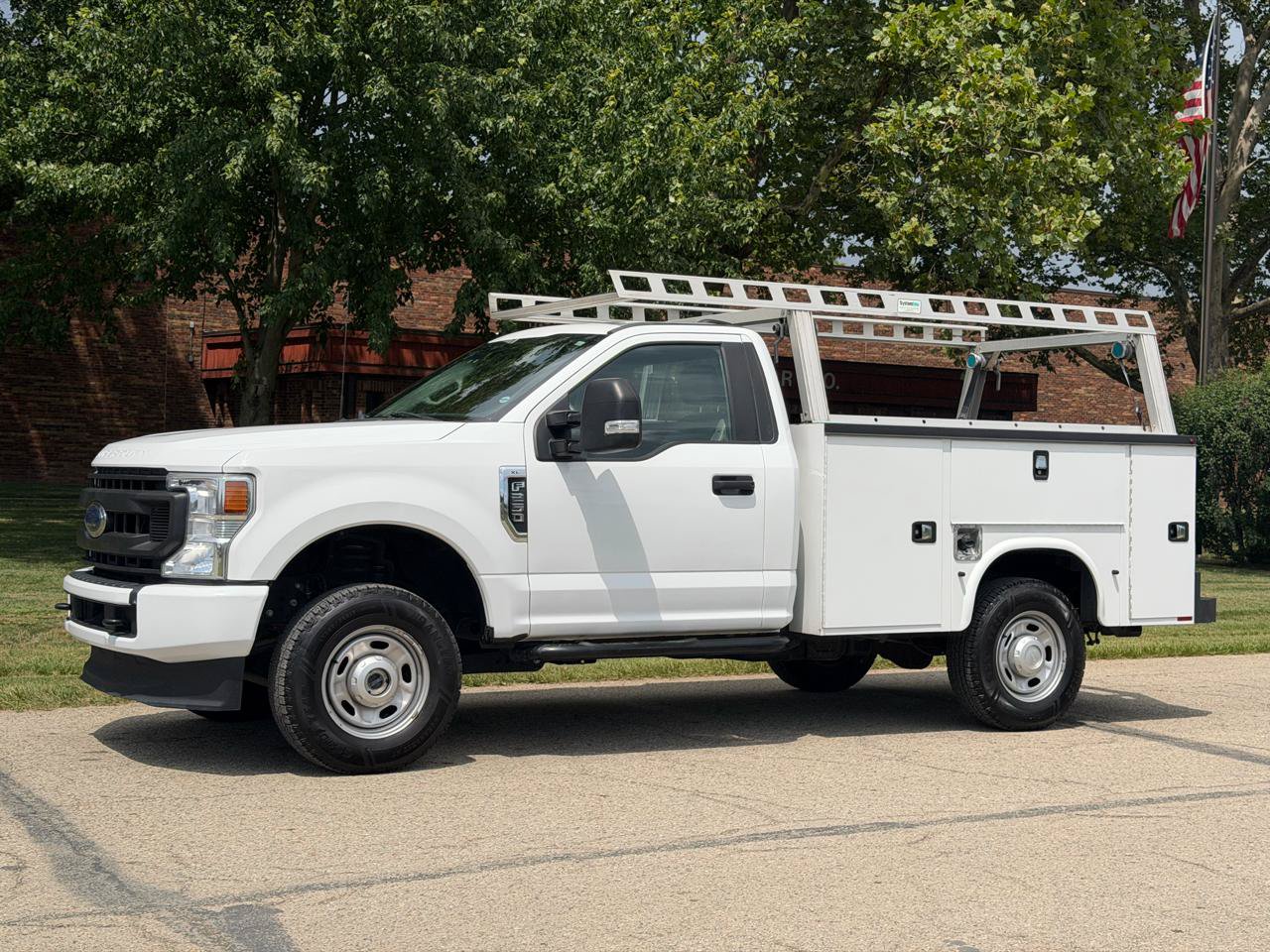 Used 2022 Ford F250 XL w/ Power Equipment Group AWD/4WD image 2