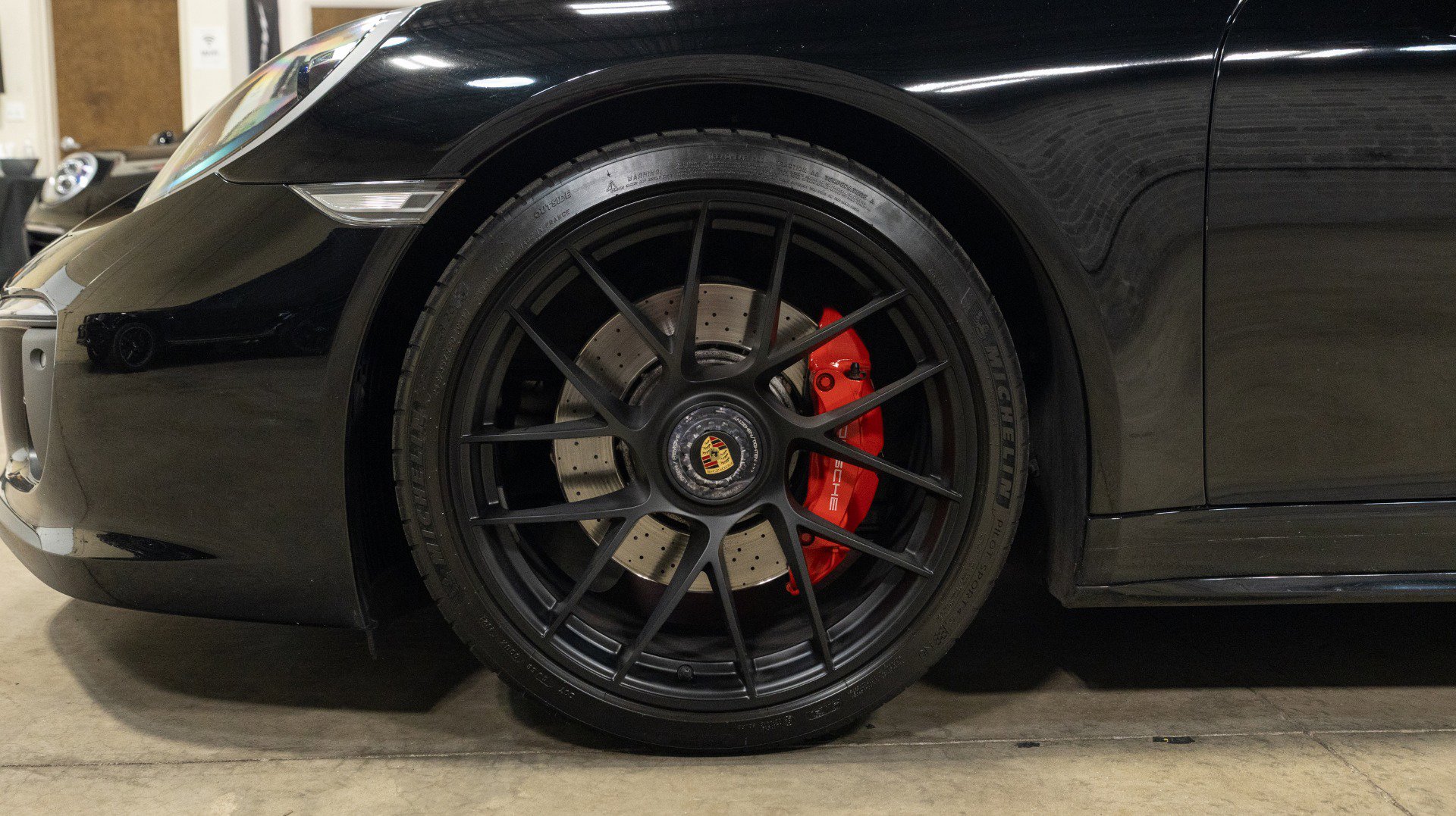 Used 2019 Porsche 911 Carrera 4 GTS image 28