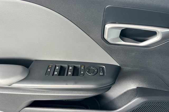 New 2026 Kia K4 FWD image 12