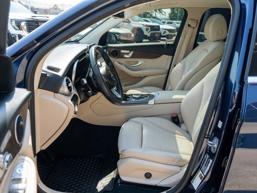Used 2019 Mercedes-Benz GLC 300 4MATIC image 11