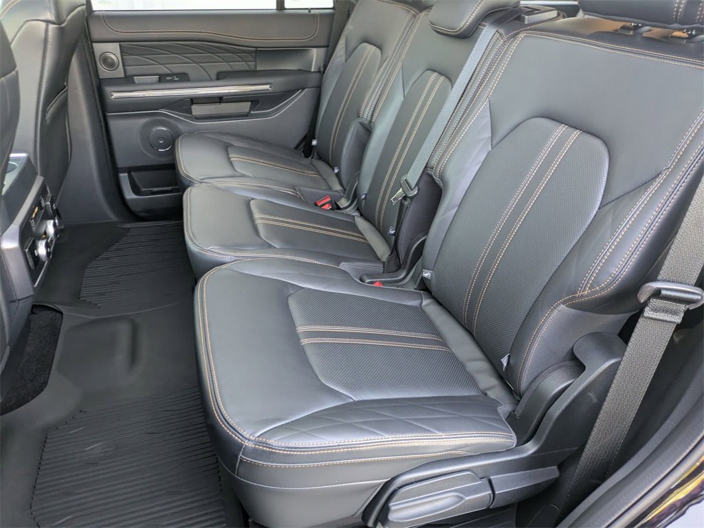 Used 2022 Ford Expedition Platinum image 19