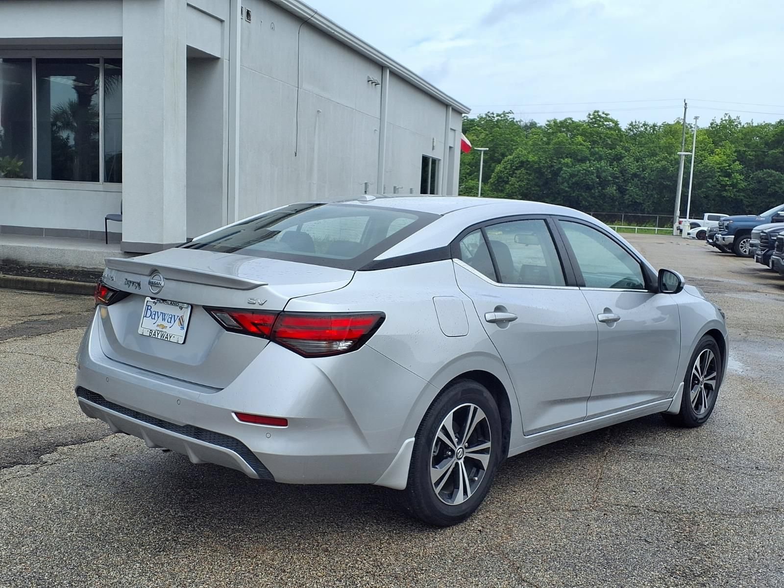 Used 2023 Nissan Sentra SV FWD image 2