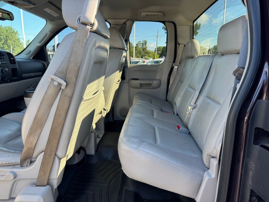 Used 2008 Chevrolet Silverado 2500 LT w/ 1LT Convenience Package AWD/4WD image 16