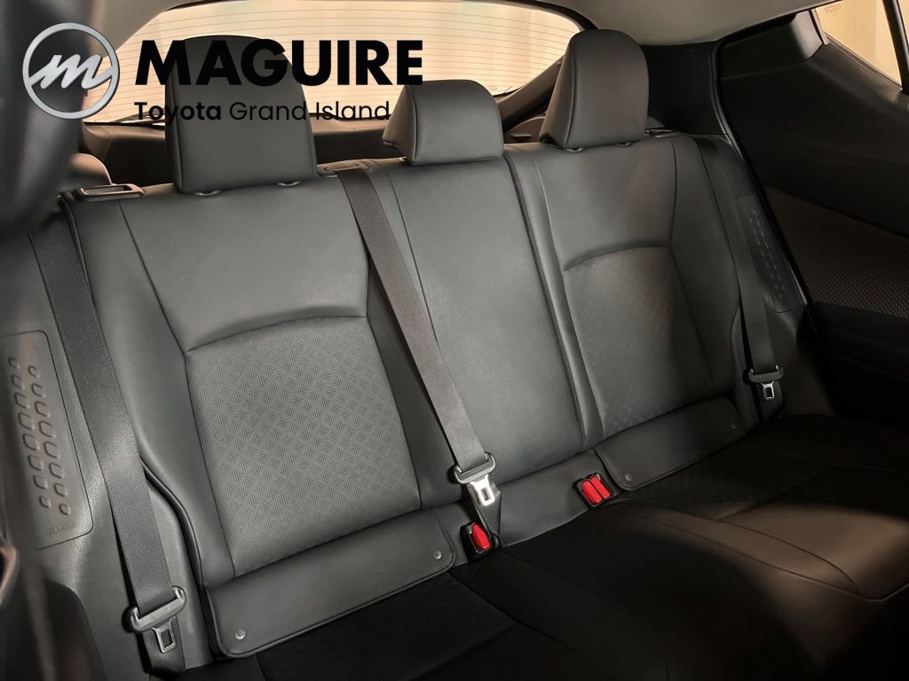 Used 2022 Toyota C-HR Limited FWD image 33