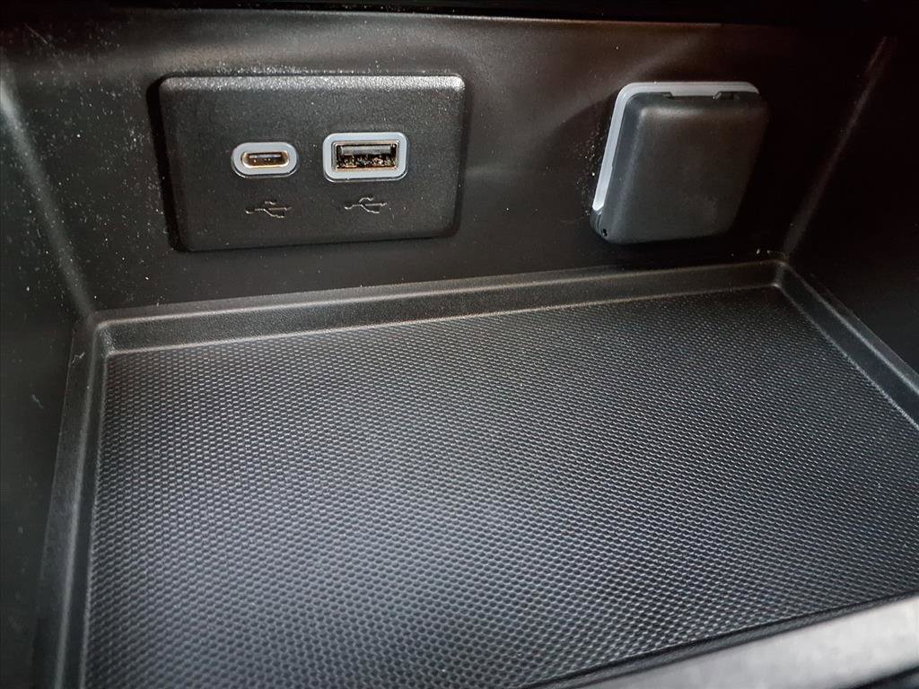 Used 2023 Buick Envision Essence image 17