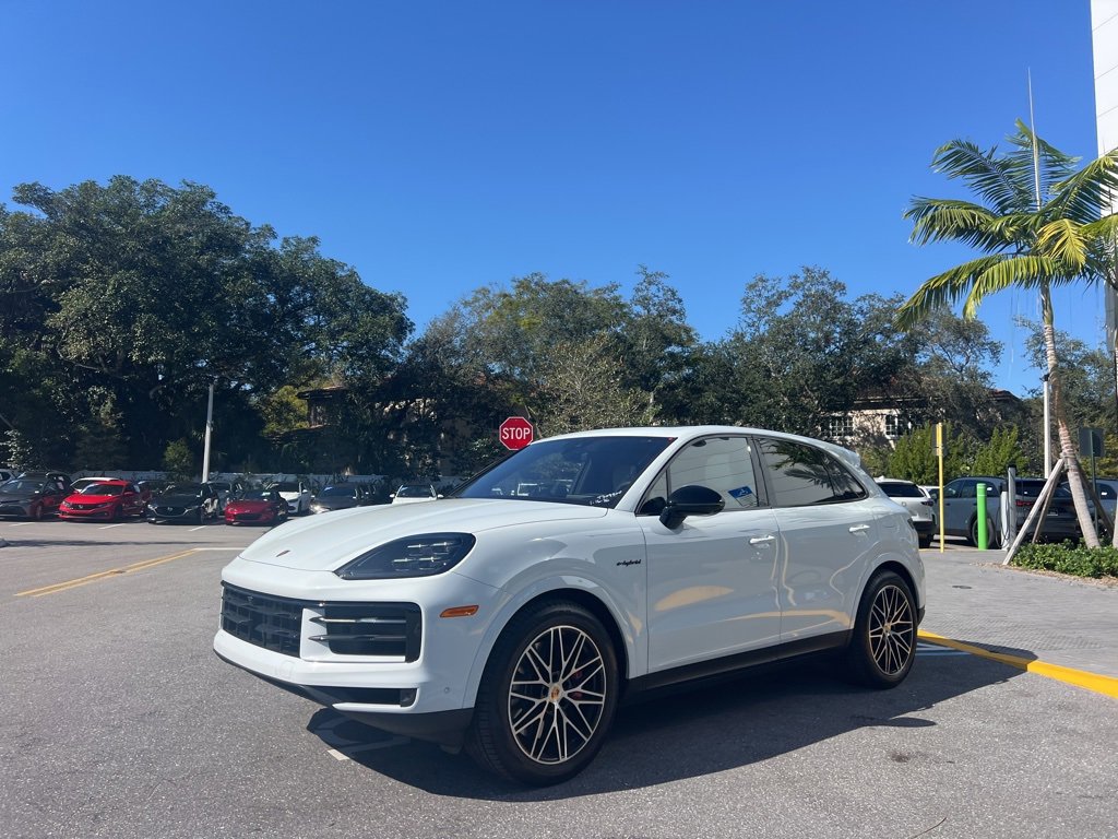 Used 2024 Porsche Cayenne S image 12