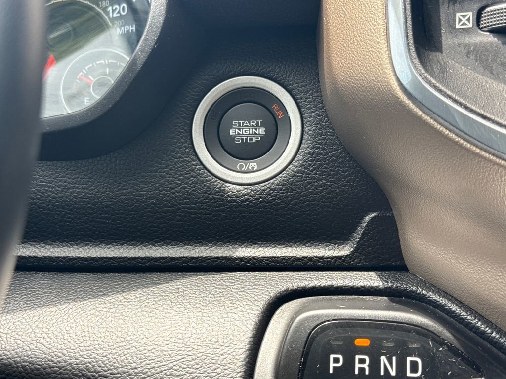 Used 2022 RAM 1500 Laramie AWD/4WD image 29