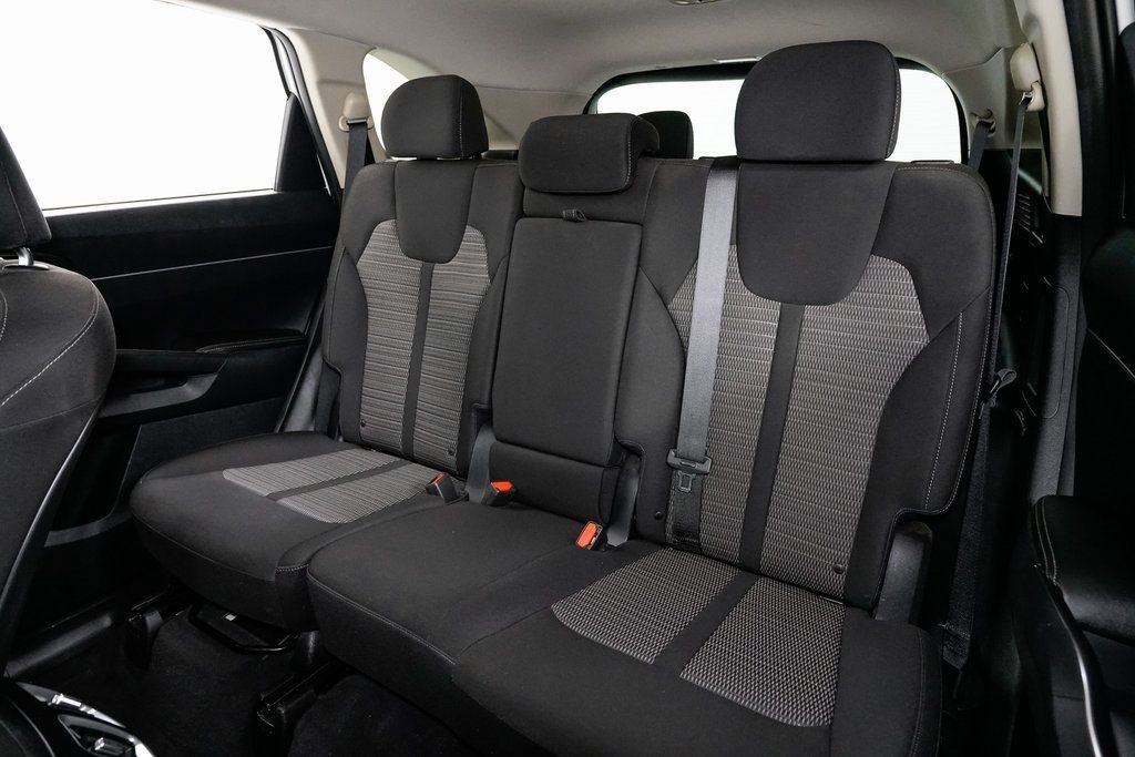 Used 2023 Kia Sorento LX image 23