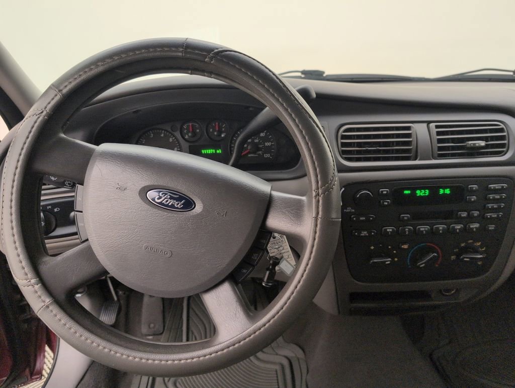 Used 2005 Ford Taurus SE FWD image 20