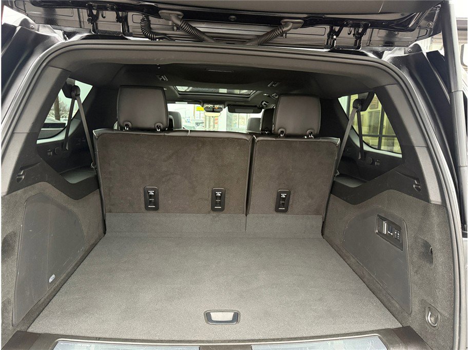 Used 2025 Cadillac Escalade ESV Premium Luxury image 44