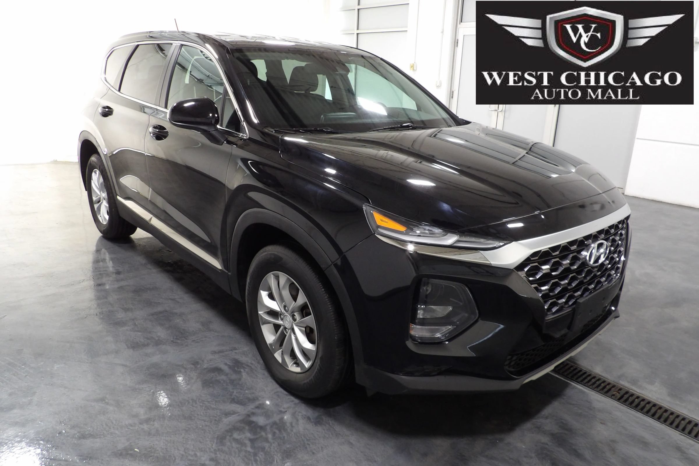 Used 2019 Hyundai Santa Fe SE w/ Cargo Package FWD image 1