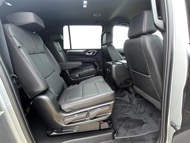 Used 2024 Chevrolet Suburban RST w/ Luxury Package RWD image 19