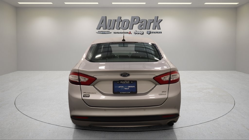 Used 2016 Ford Fusion SE w/ Equipment Group 202A FWD image 6